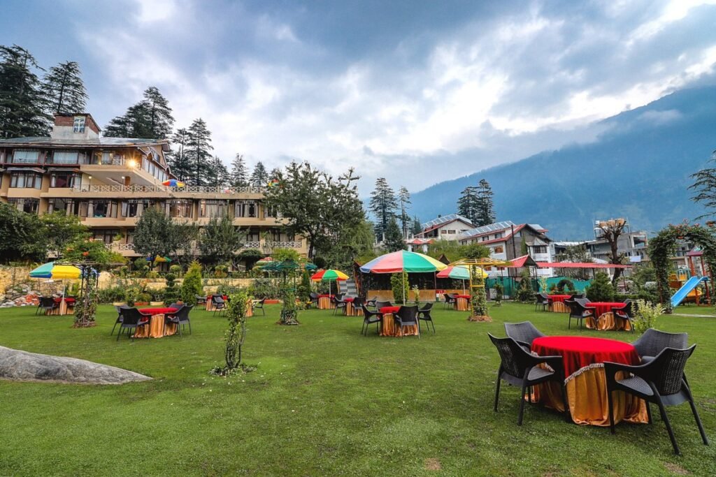 Ultimate Himachal Travel Guide 2024: Explore the Beauty, Culture, and Adventure of India’s Himalayan Gem 9 snow valley resorts